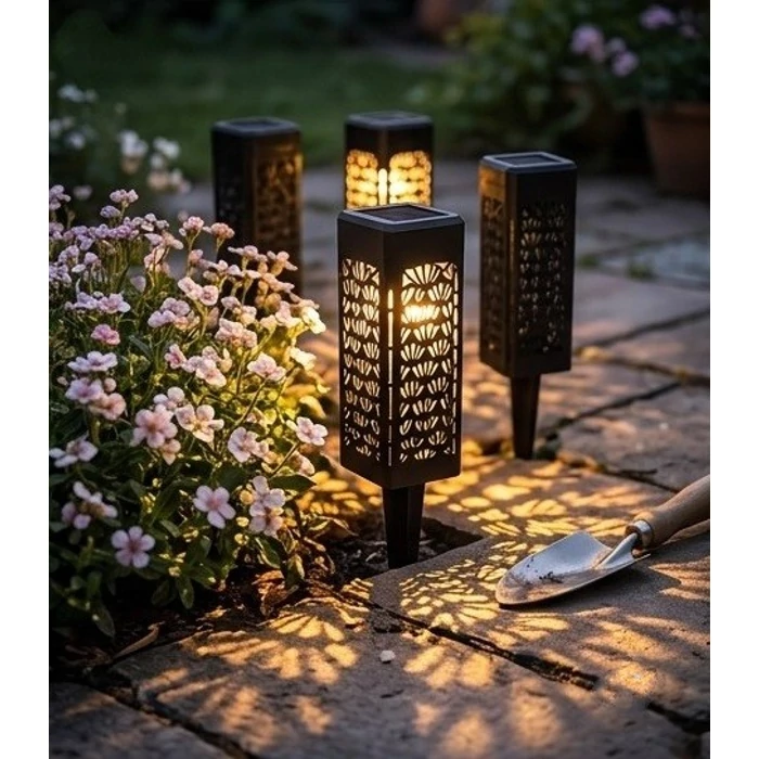 Leszúrható napelemes kerti lámpa szett – 4 db