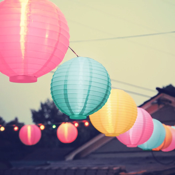 Napelemes lampion (színes, hidegfehér LED, 21 cm)