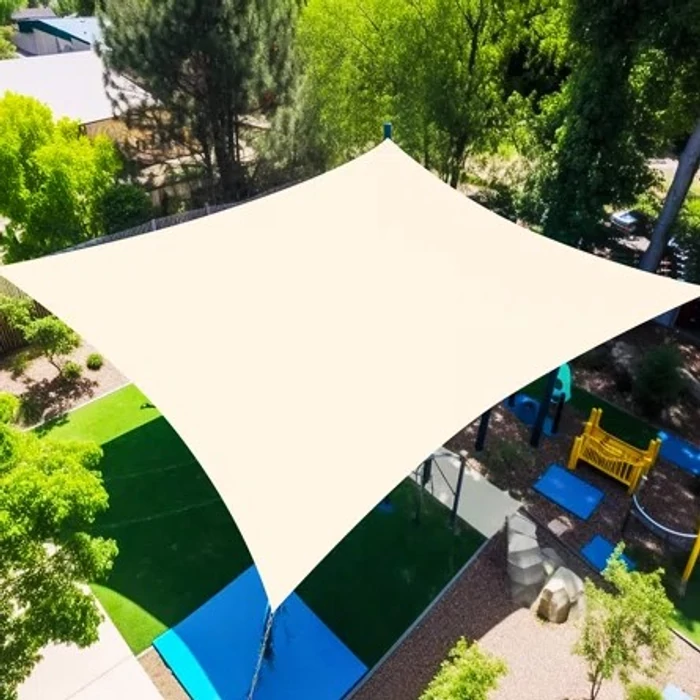 Négyzet alakú napvitorla 3x3 m krémszínben