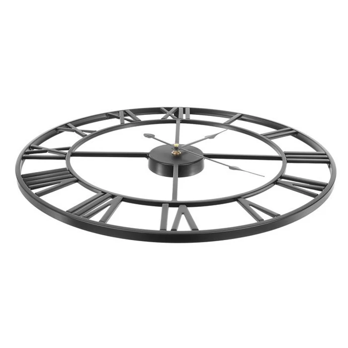 Nagy fém falióra római számokkal