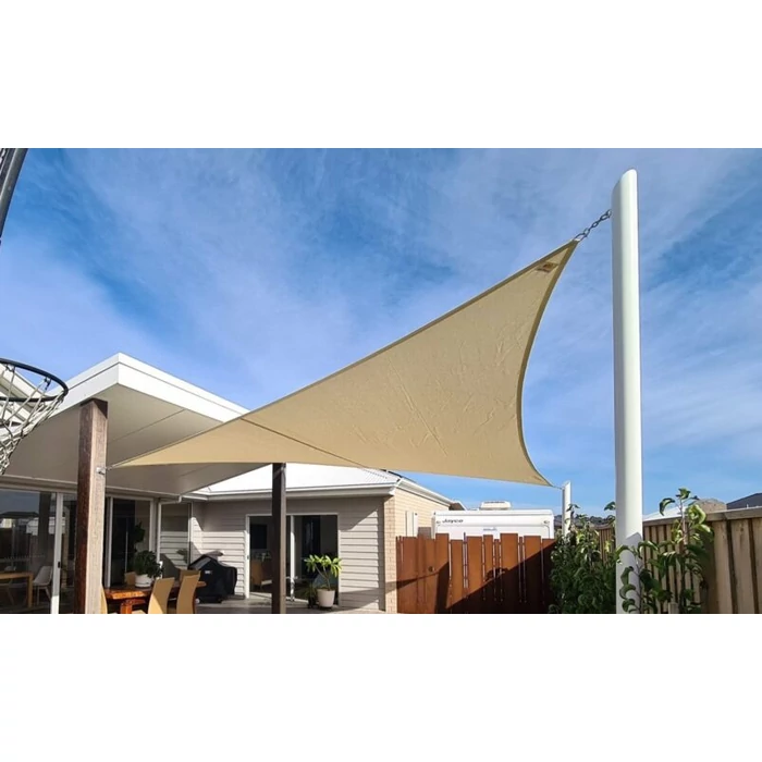 Háromszög alakú napvitorla 3,6x3,6 m homok színben