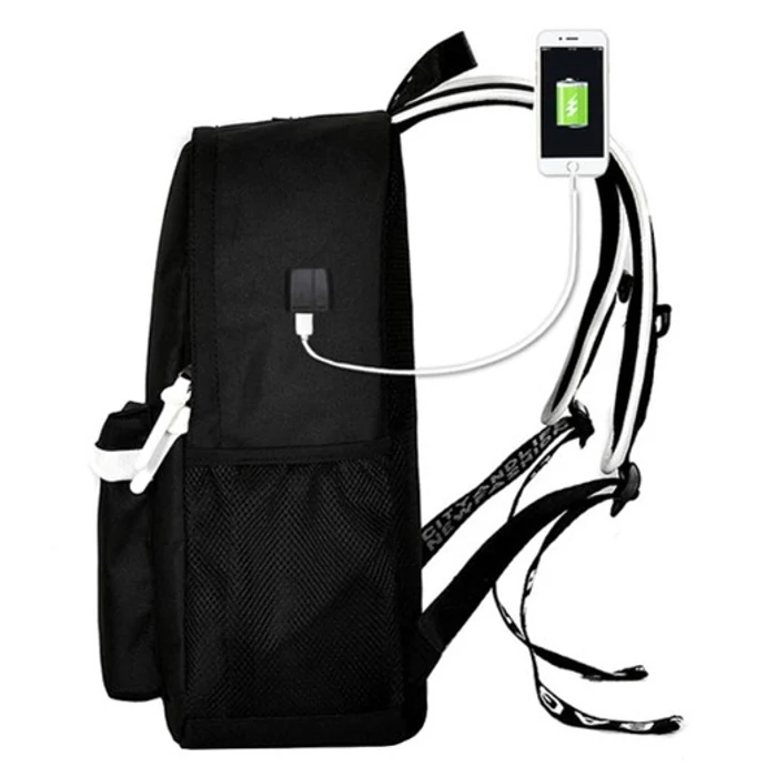 Hátizsák USB csatlakozóval