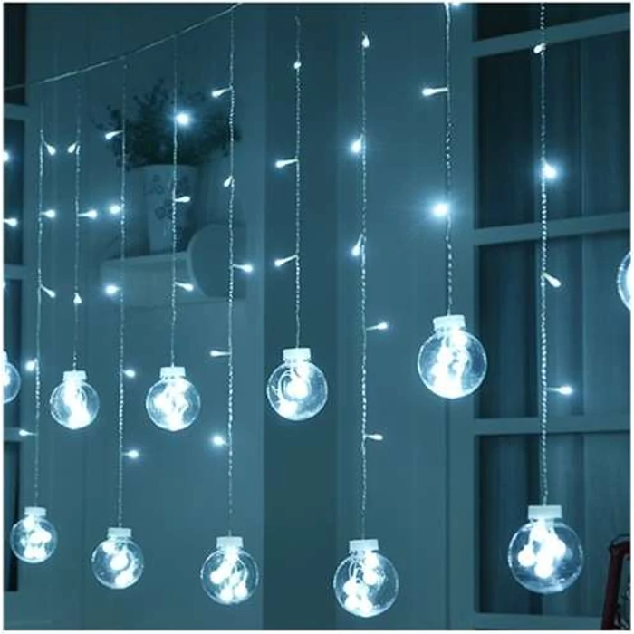 Gömb LED fényfüggöny (108LED, USB, hideg fehér)