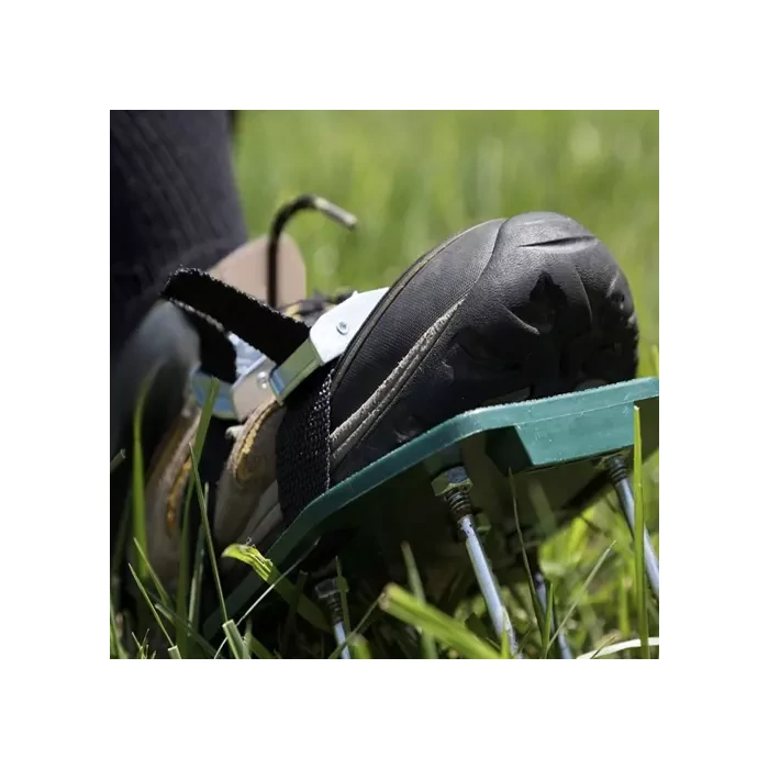 Cipőre rögzíthető gyepszellőztető