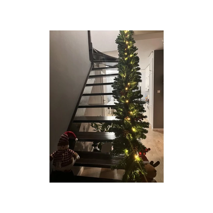 Ruhhy műfenyő girland 2.7 m LED fényekkel