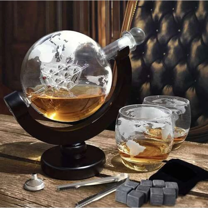 Földgömb alakú whiskey kancsó készlet