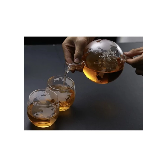 Földgömb alakú whiskey kancsó készlet