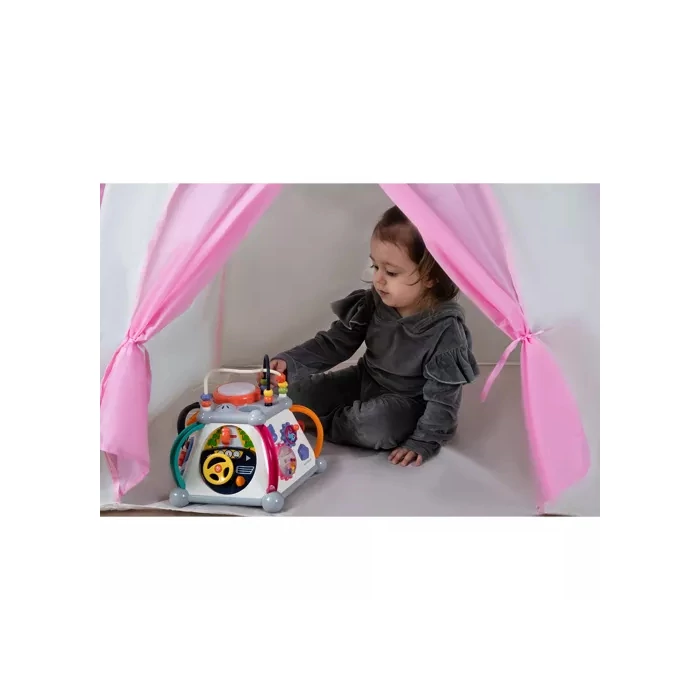 Rózsaszín gyermeksátor fényekkel