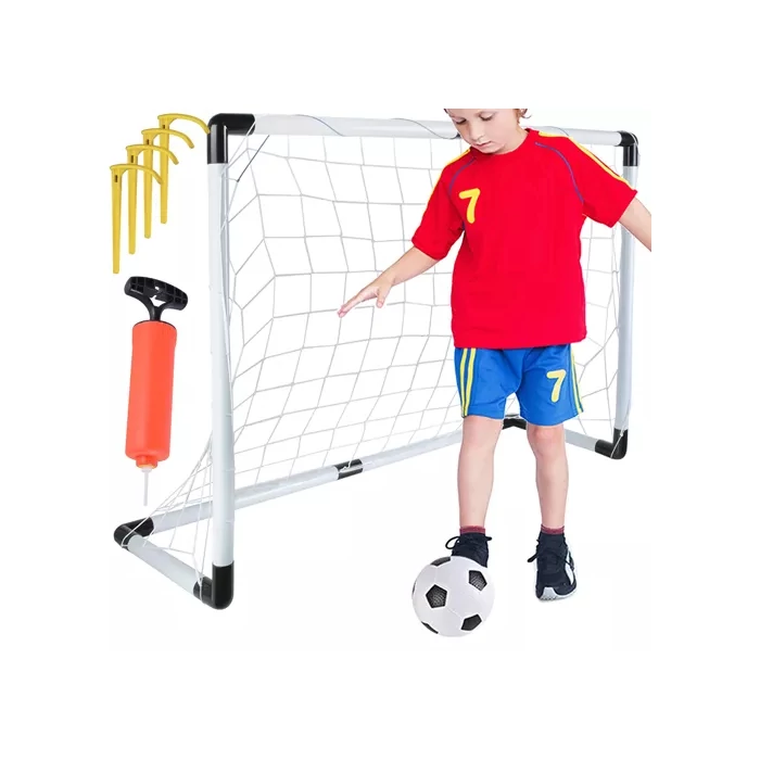 Futballkapu labdával és pumpával