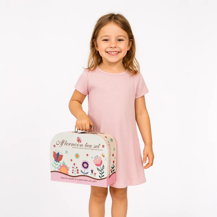 Teáskészlet gyerekeknek bőröndben