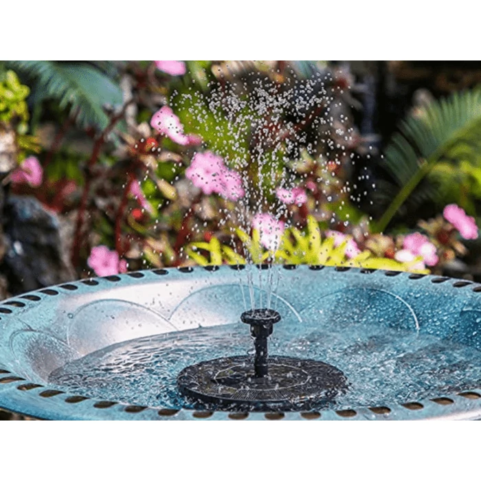 Napelemes kerti szökőkút