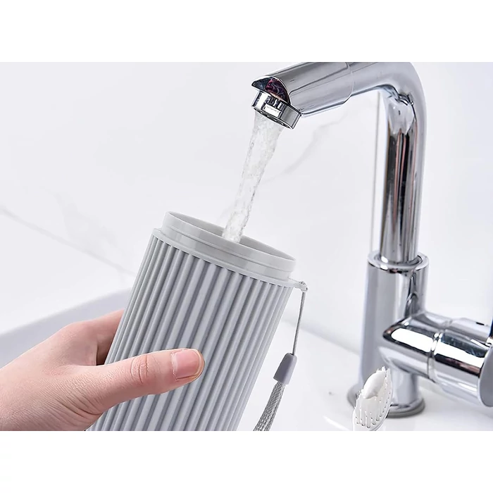 Fogkefe és fogkrém tartó utazáshoz