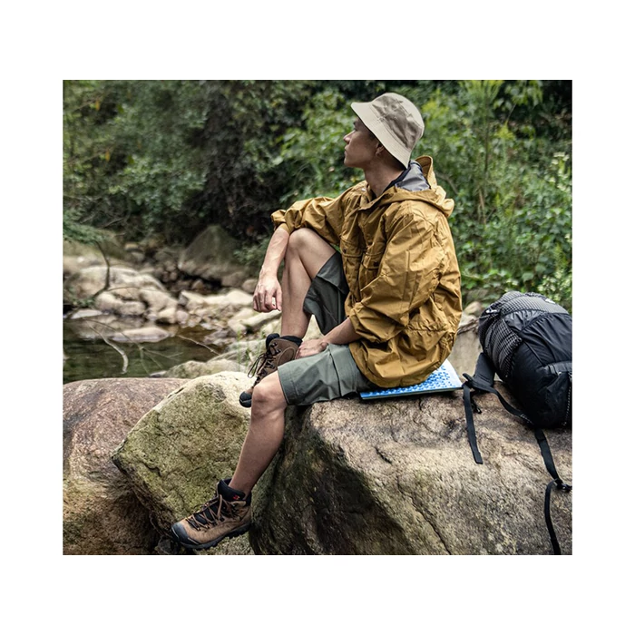 Összecsukható szőnyeg kempingezéshez