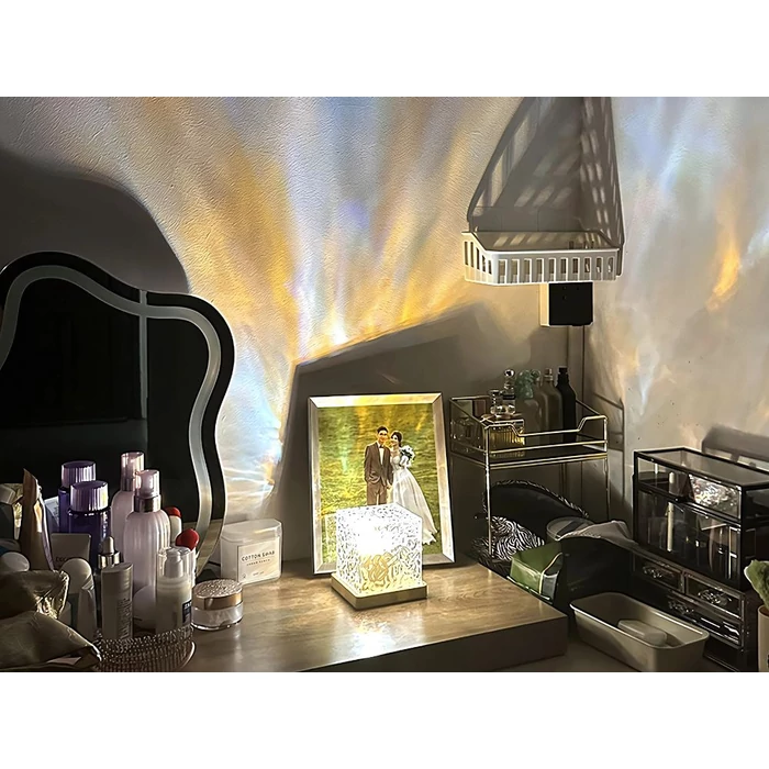 Színes LED-es dekorációs kocka lámpa 16 színnel, távirányítóval